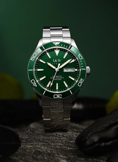 I&W Green Dial Automatic Sports Watch – Bold Diver-Style Mechanical Watch